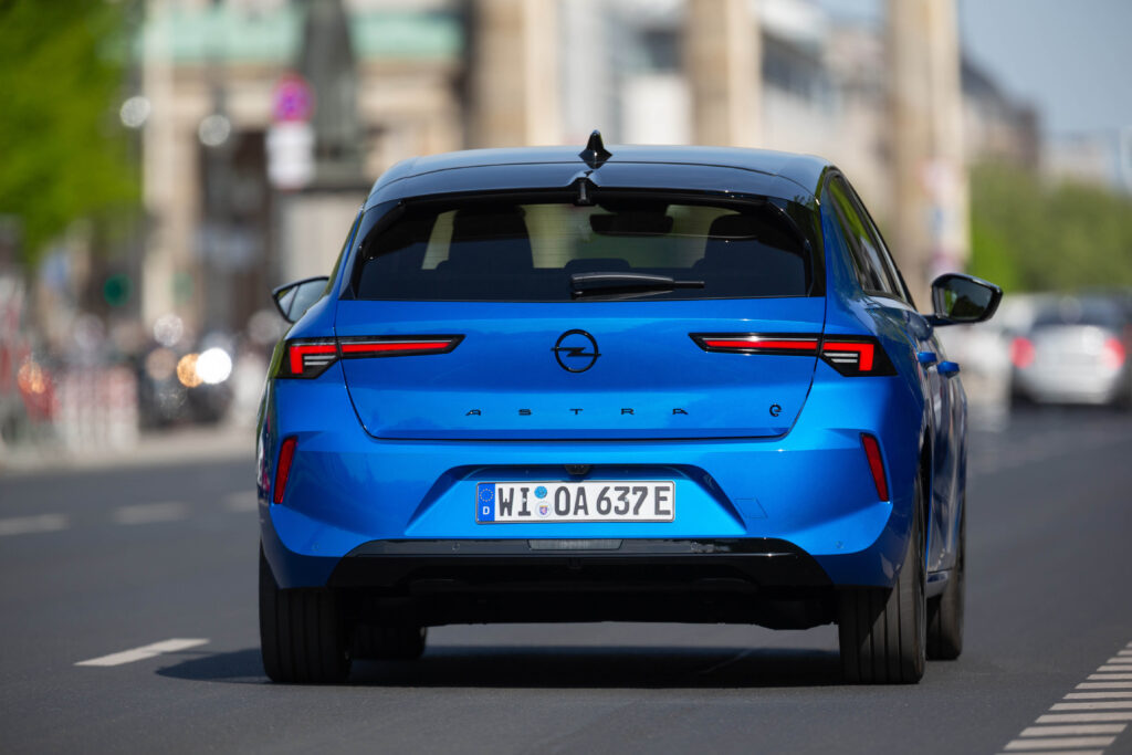 Opel Astra Elektrik ön siparişe açıldı!