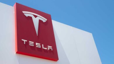 Tesla yöneticileri şirkete 735 milyon dolar para ödeyecek!