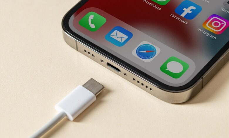 iPhone 15 serisinin USB-C konnektörleri ortaya çıktı!