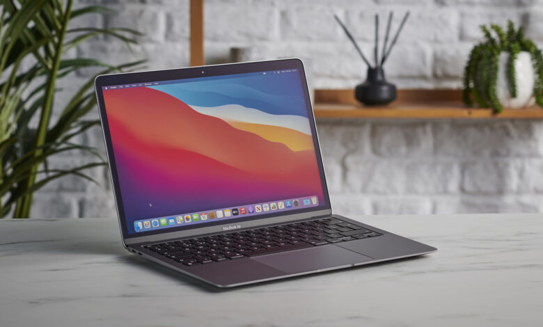 Apple'dan uygun fiyatlı yeni bir MacBook geliyor!